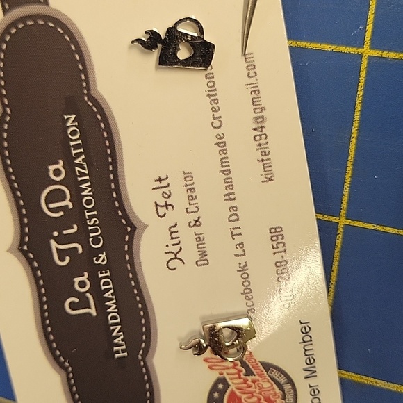 Lot of 6 Silver Tone Earrings - Picture 2 of 6